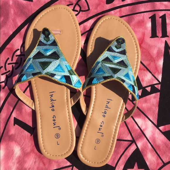 Size Large Indigo Soul Embroidered Sandals - Picture 1 of 2